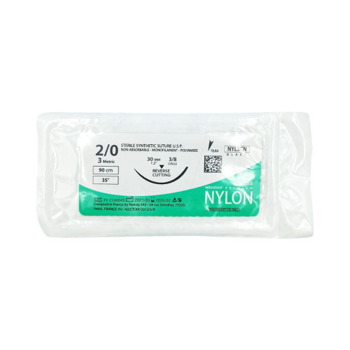 Nici chirurgiczne wchłanialne 3-8 koła 2-0 30 mm NYLON 1 szt.png