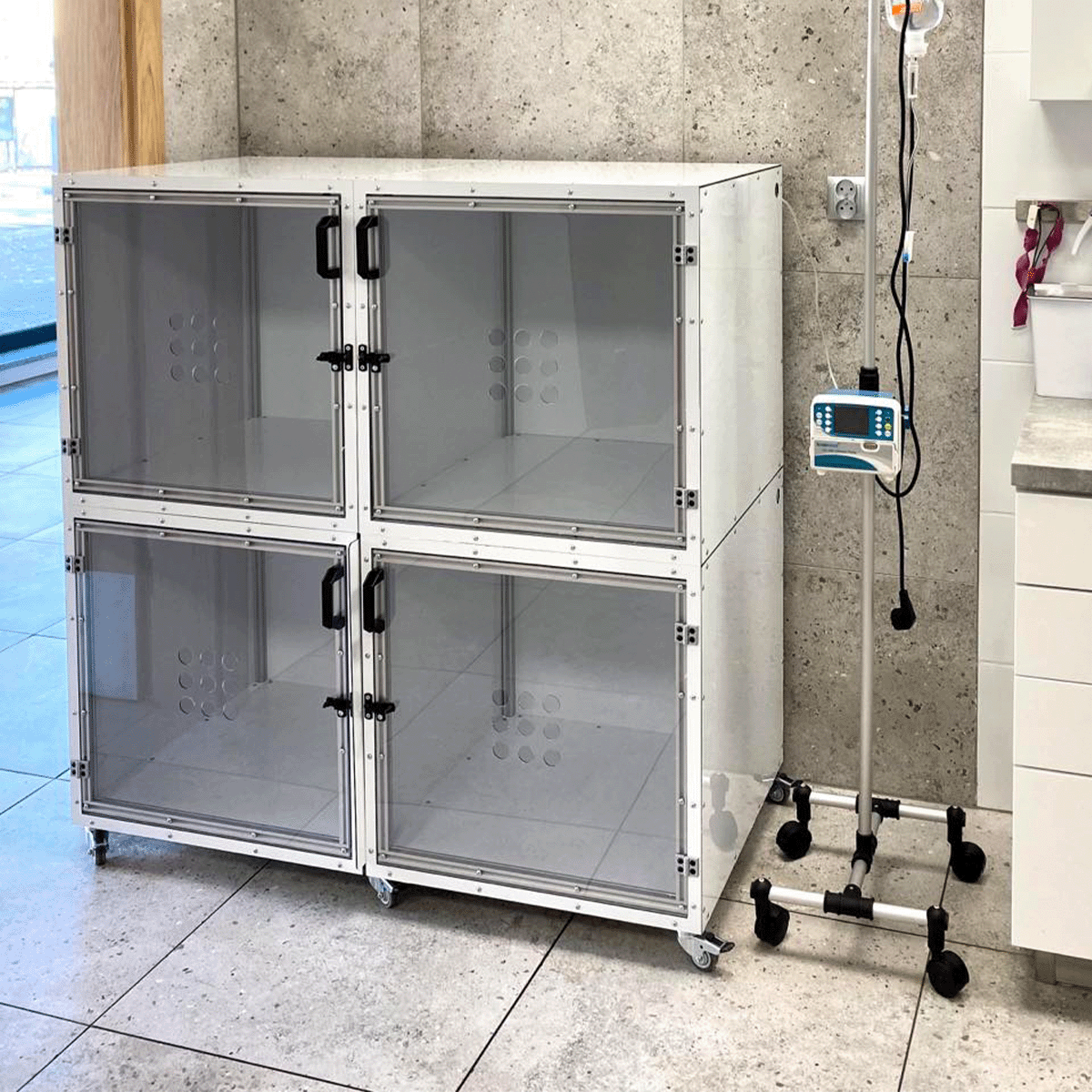 Sada 4 veľkých klietok pre zvieratá