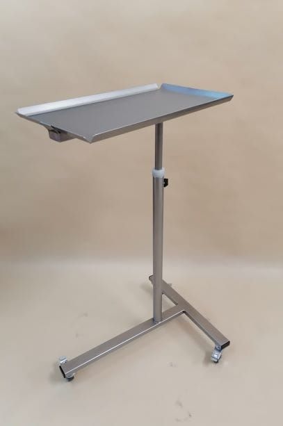 Stôl na náradie s manuálnym nastavením výšky